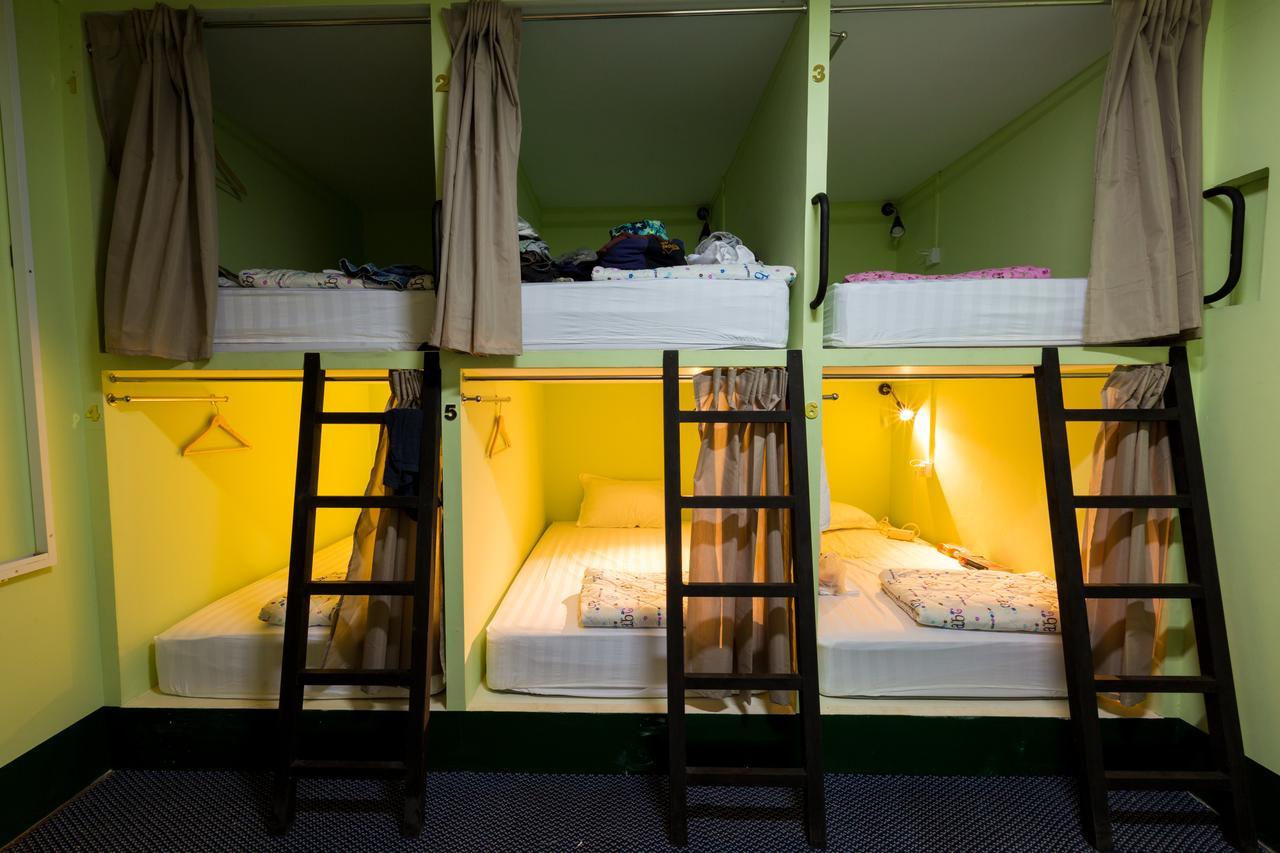 Little Monkey Hostel Yangon Extérieur photo