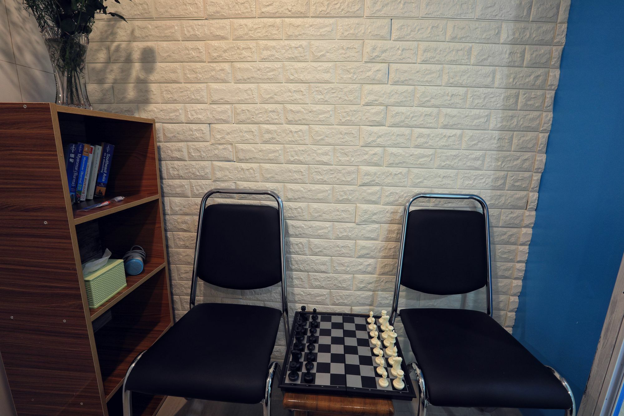 Little Monkey Hostel Yangon Extérieur photo